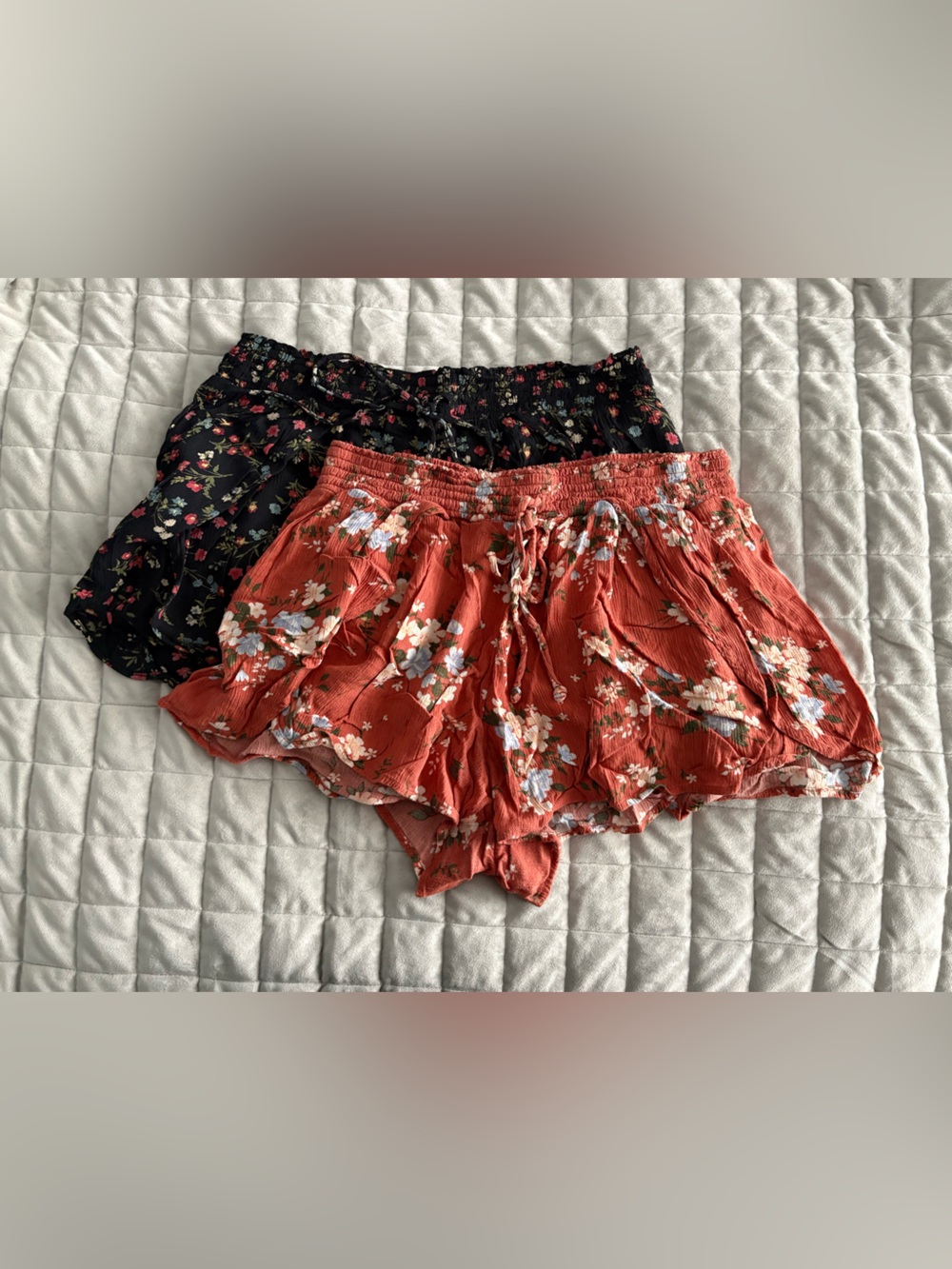 American Eagle Outfitters Women's Floral Elastic-Waist Shorts - Rust/Black
